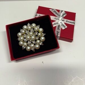 Elegant Pearl and Crystal Brooch